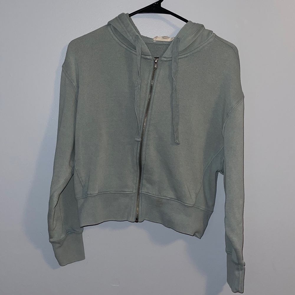 Teal cropped zip up hoodie from hippie rose size small